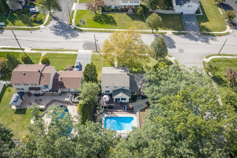 87 Webster Dr