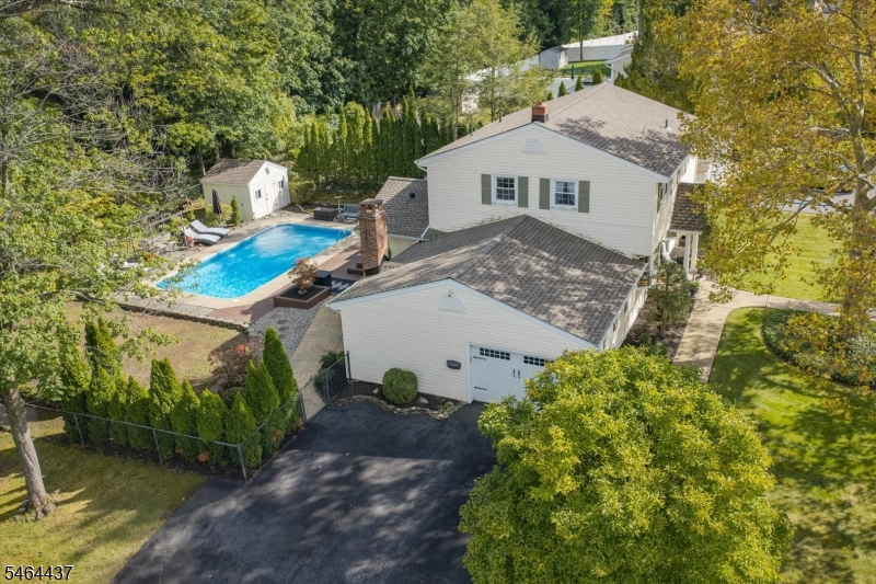 87 Webster Dr