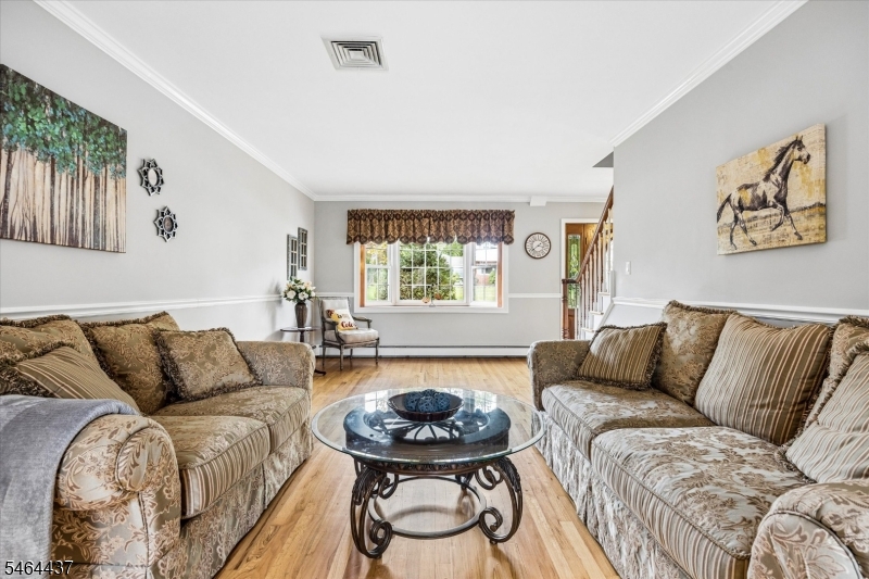 87 Webster Dr