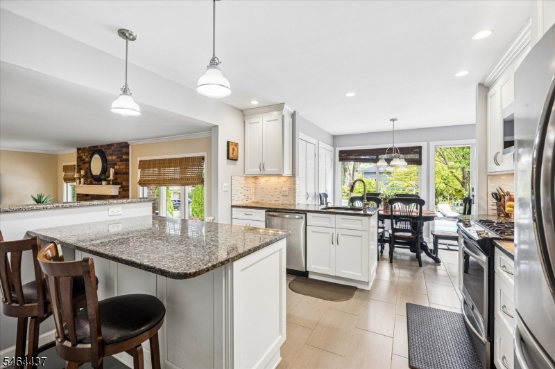 87 Webster Dr
