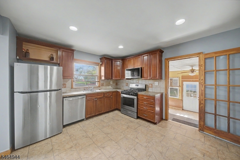 88 Boiling Springs Ave
