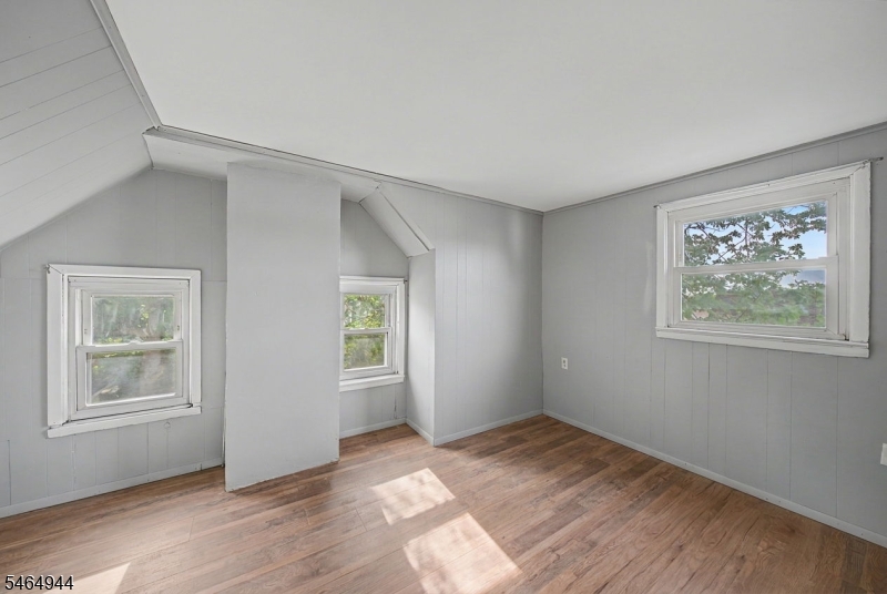 88 Boiling Springs Ave
