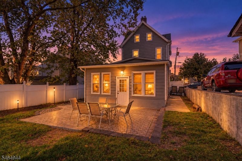 88 Boiling Springs Ave