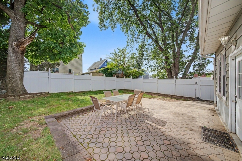88 Boiling Springs Ave