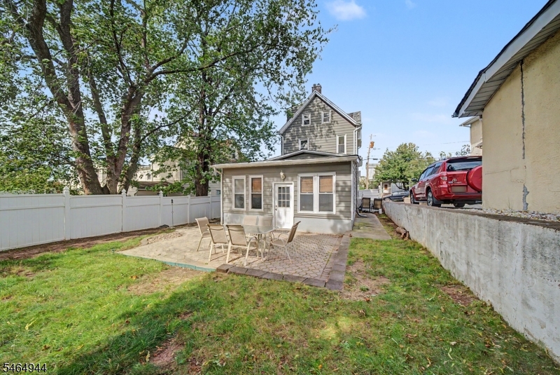 88 Boiling Springs Ave