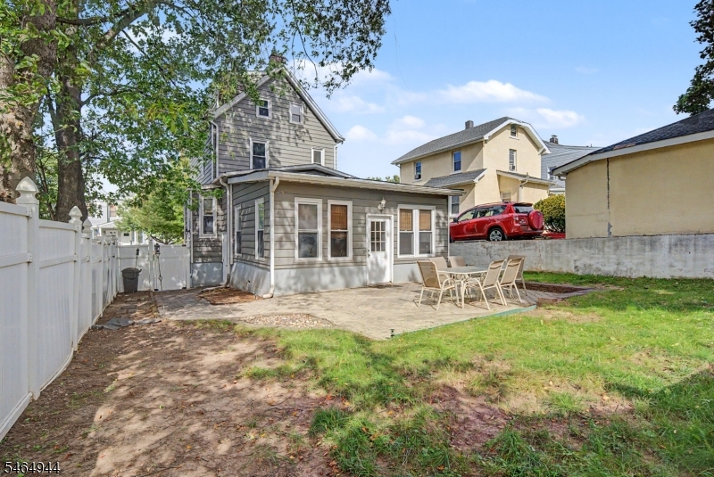 88 Boiling Springs Ave