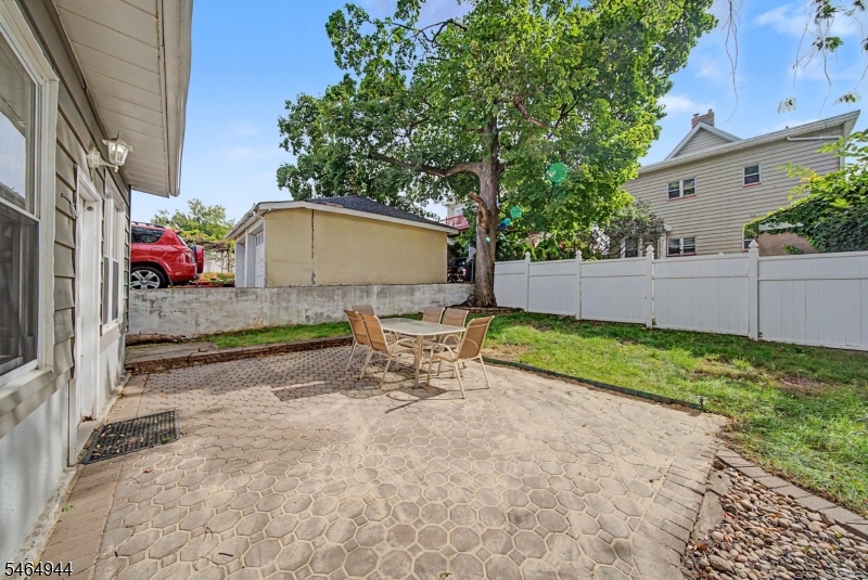 88 Boiling Springs Ave