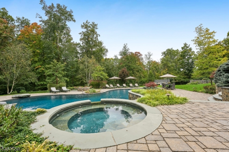 6 Combs Hollow Rd