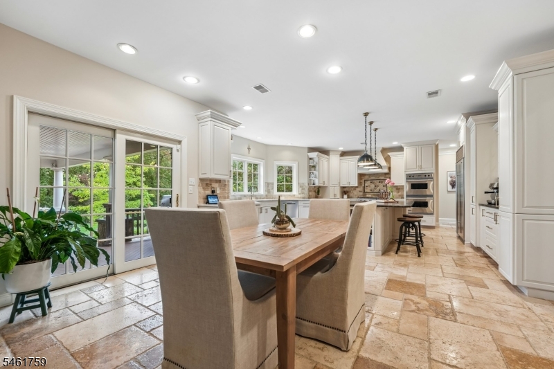6 Combs Hollow Rd