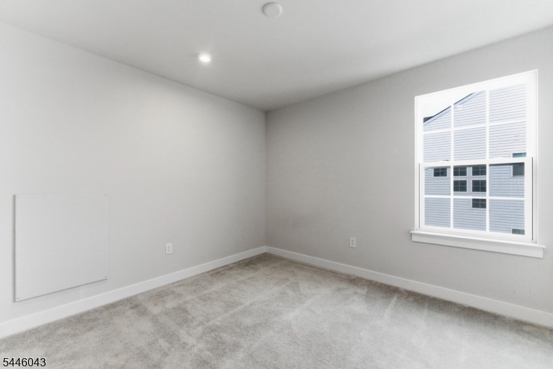 22 Oakwood Blvd