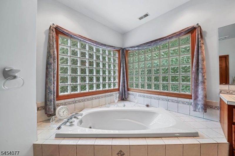 137 Lanning Rd