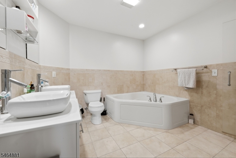 7 Harbor Front Ct. Unit C7