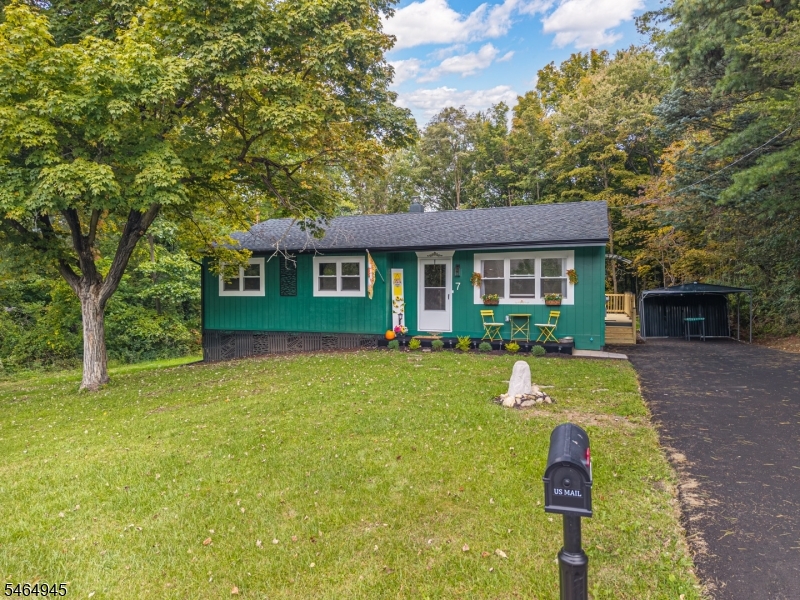 7 Fox Hill Dr