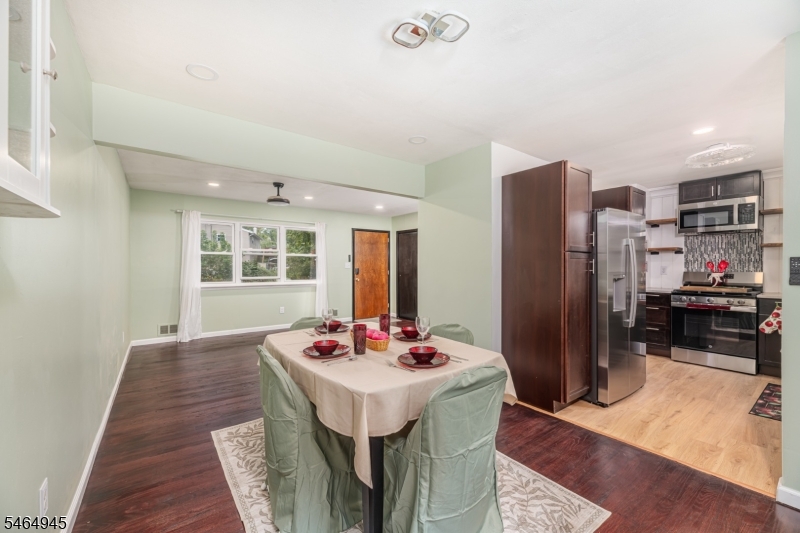 7 Fox Hill Dr