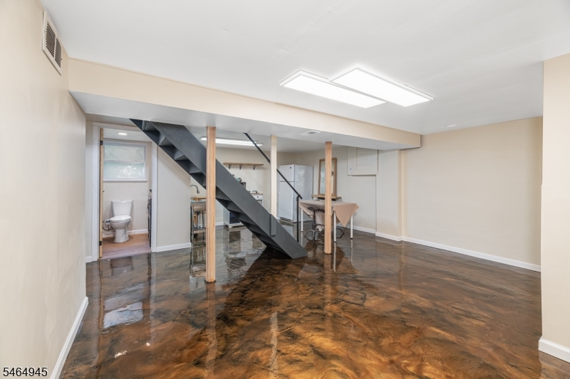 7 Fox Hill Dr