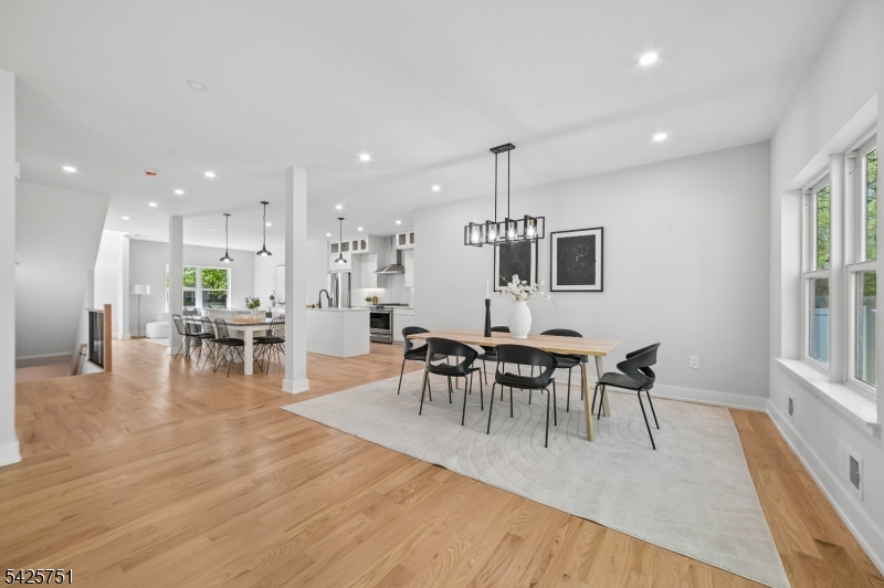 136 Irwin St