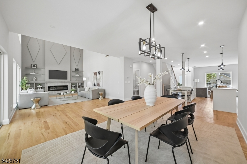 136 Irwin St