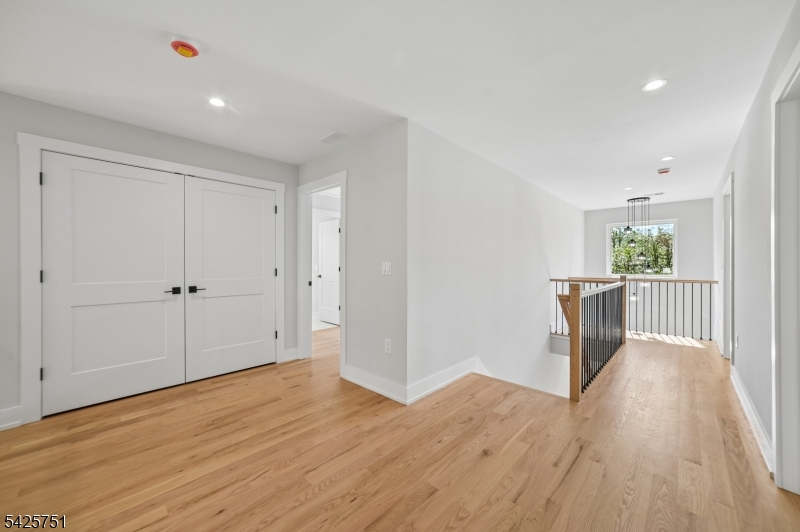 136 Irwin St