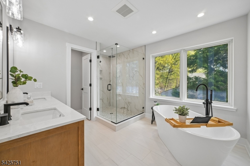 136 Irwin St