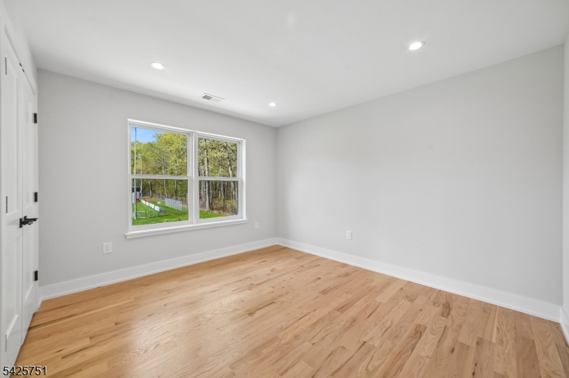 136 Irwin St