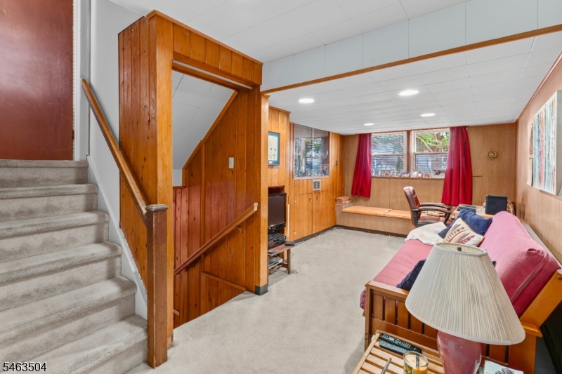 257 Hamilton Rd