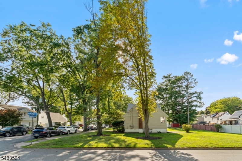 257 Hamilton Rd