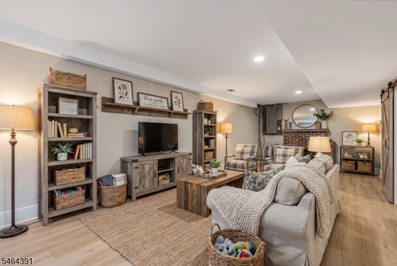 149 W. Golf Ave