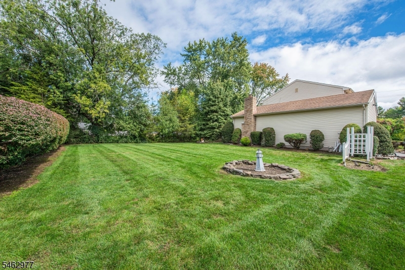 2 Rochambeau Rd