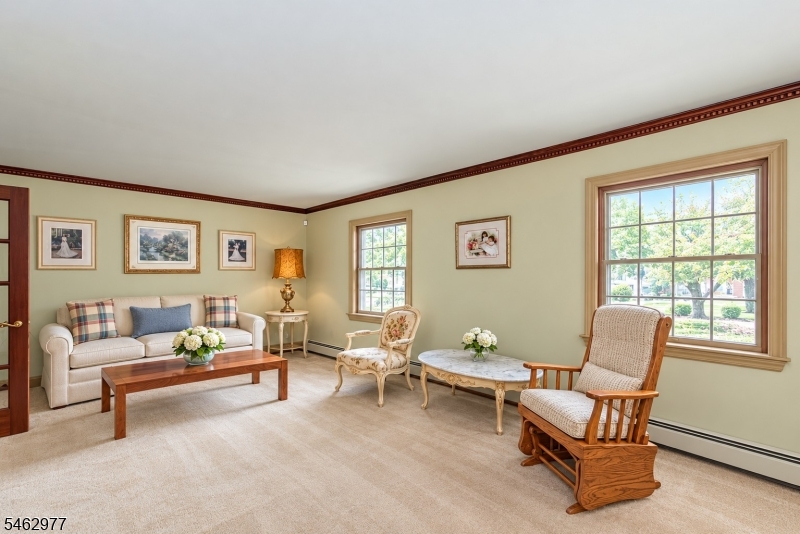 2 Rochambeau Rd