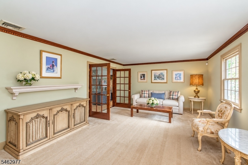 2 Rochambeau Rd