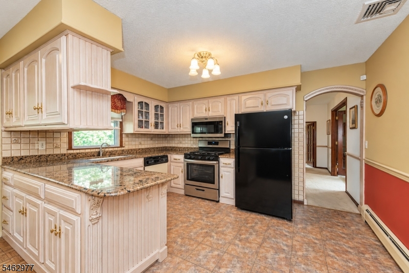 2 Rochambeau Rd