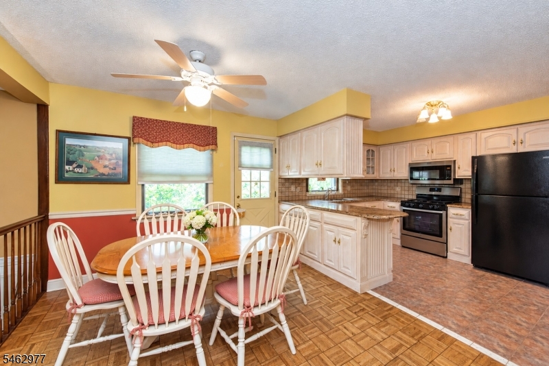 2 Rochambeau Rd