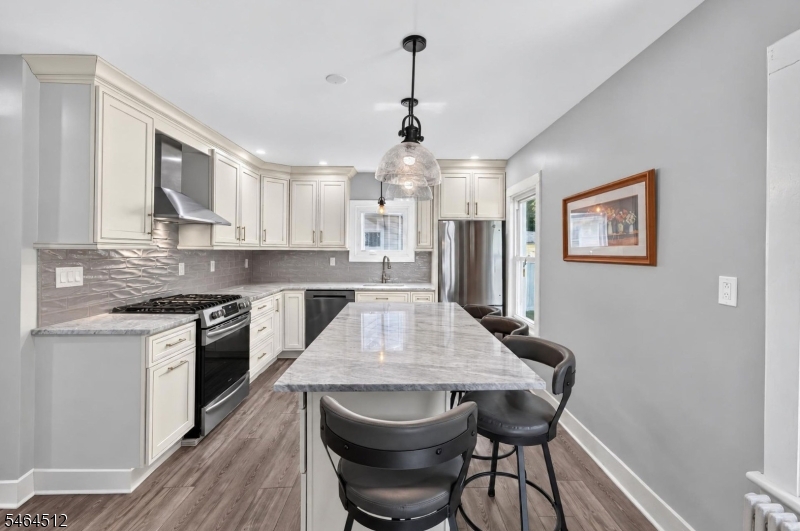325 Dorn Ave