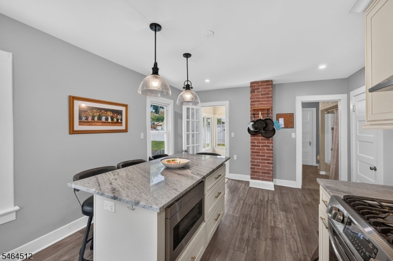 325 Dorn Ave