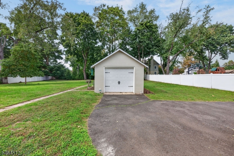 325 Dorn Ave