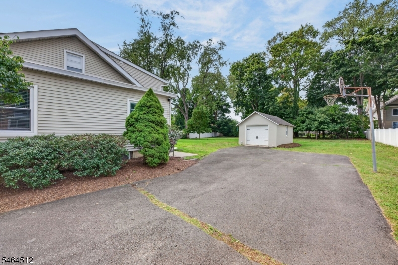 325 Dorn Ave