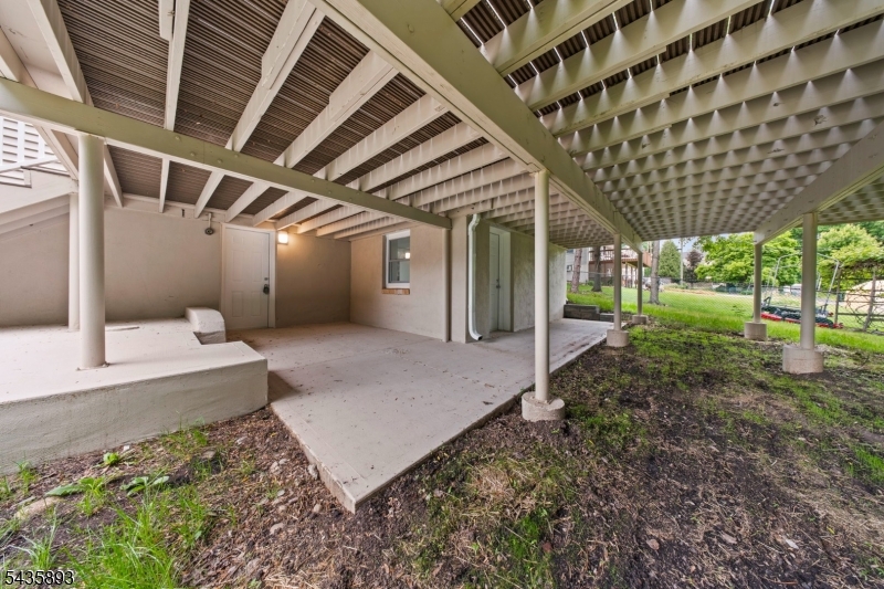 418 East Ave