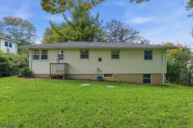 50 Hunters Ln