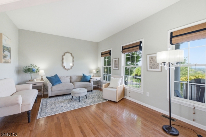 10 Spyglass Hl