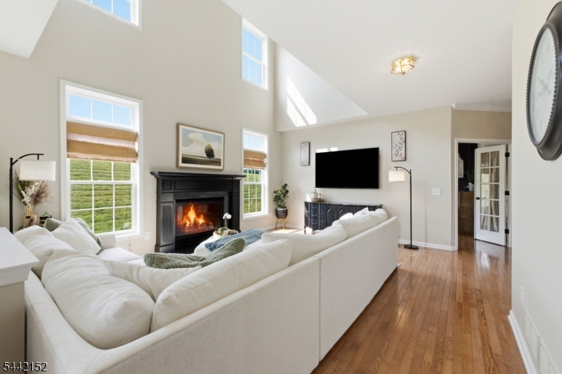 10 Spyglass Hl