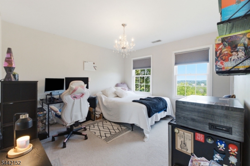 10 Spyglass Hl
