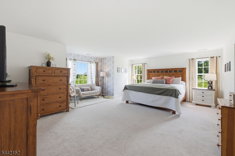 10 Spyglass Hl