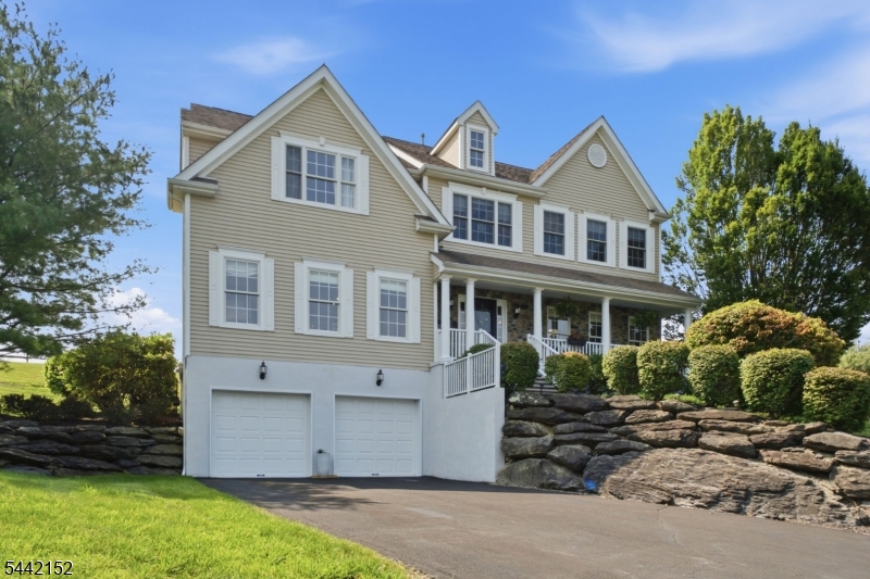 10 Spyglass Hl