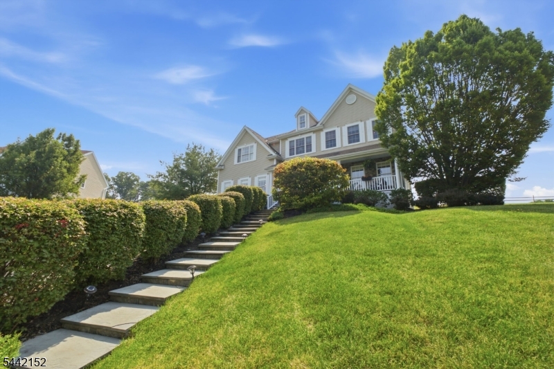 10 Spyglass Hl
