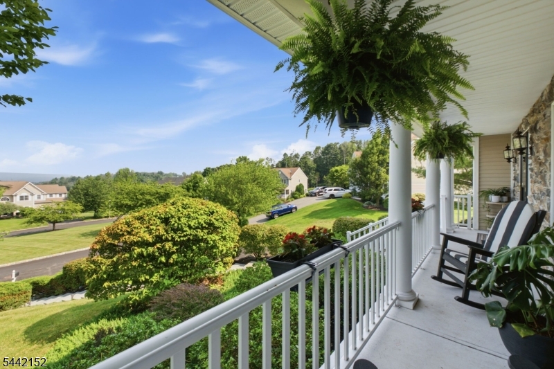 10 Spyglass Hl