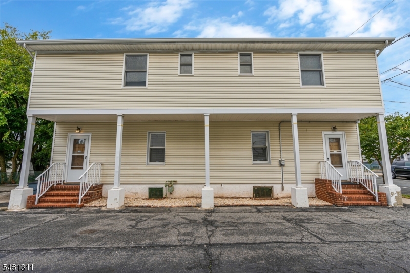 18 Robinson St