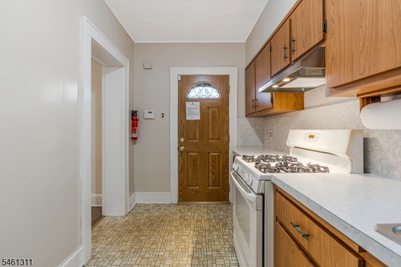18 Robinson St