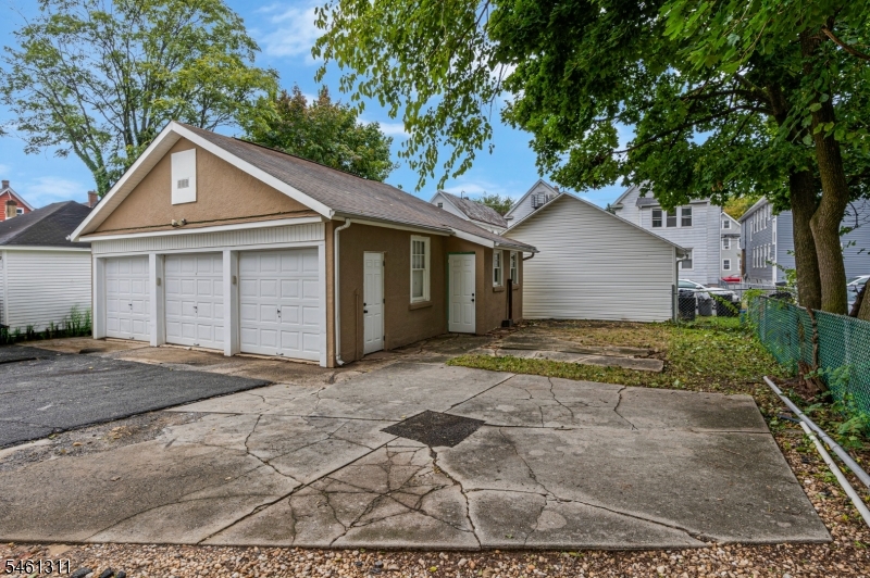 18 Robinson St
