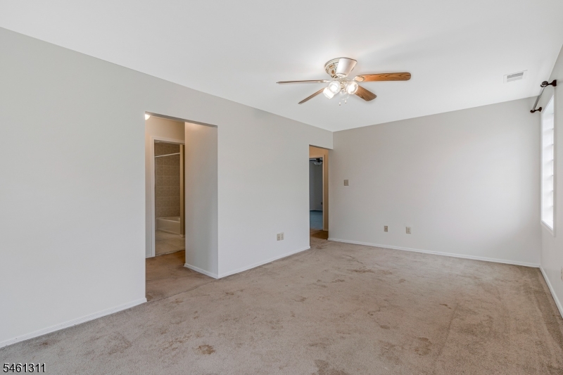 18 Robinson St