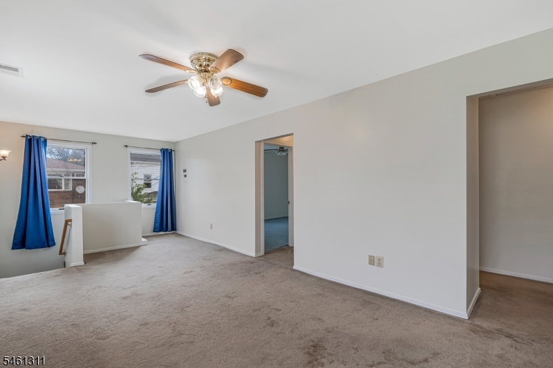 18 Robinson St